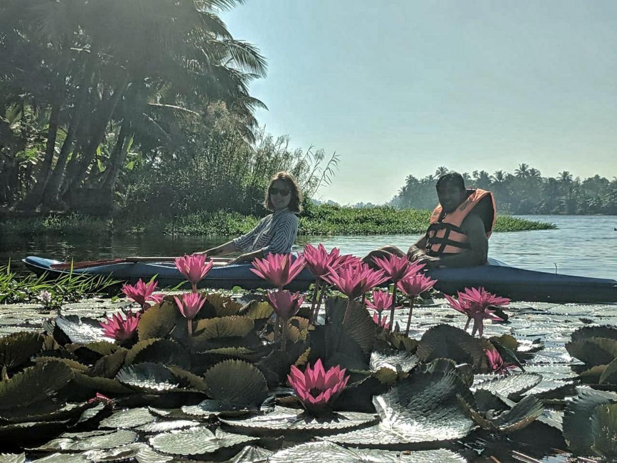 Bed and Breakfast Sunsets And Palm Trees Alappuzha Esterno foto