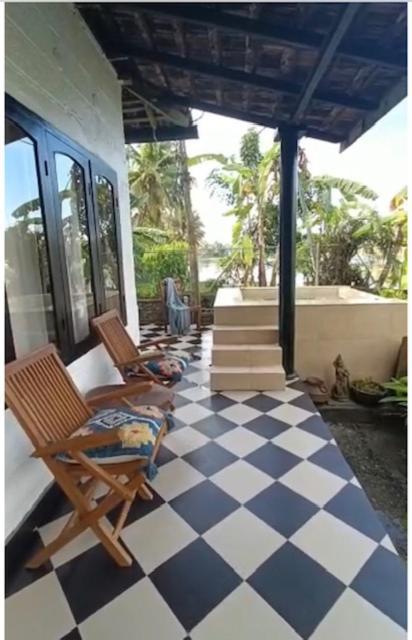 Bed and Breakfast Sunsets And Palm Trees Alappuzha Esterno foto