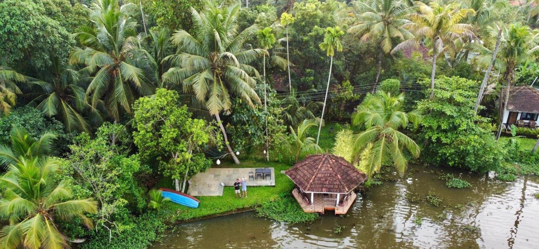 Bed and Breakfast Sunsets And Palm Trees Alappuzha Esterno foto
